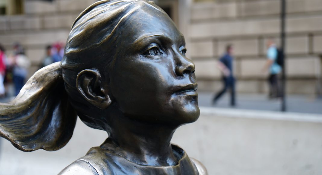 Fearless girl statue